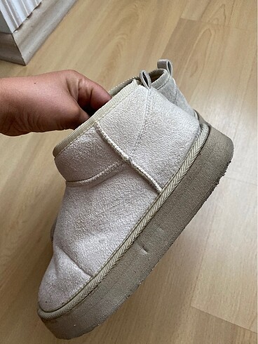 Ugg Ugg bot