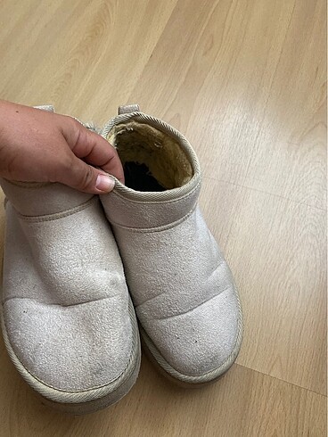 38 Beden Ugg bot