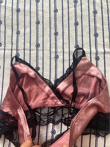 l Beden Bralet saten