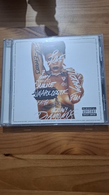 Rihanna Unapologetic Album