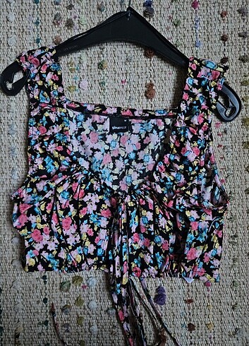 m Beden CROP M BEDEN ÇİÇEKLİ