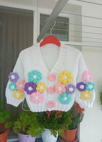Ekru Papatyali crop hirka