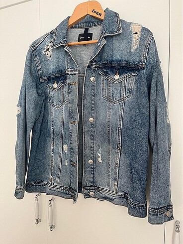 m Beden Stradivarius Yırtık detaylı kot ceket kadın
