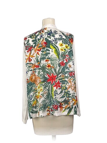 40 Beden ipekyol Blazer %70 İndirimli.