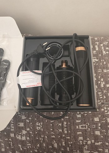 Dyson 5-in-1 Çok Fonksiyonlu Sıcak Hava Saç Tarağı