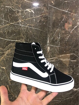 Vans bogazlı 36-37 numaralar mevcut