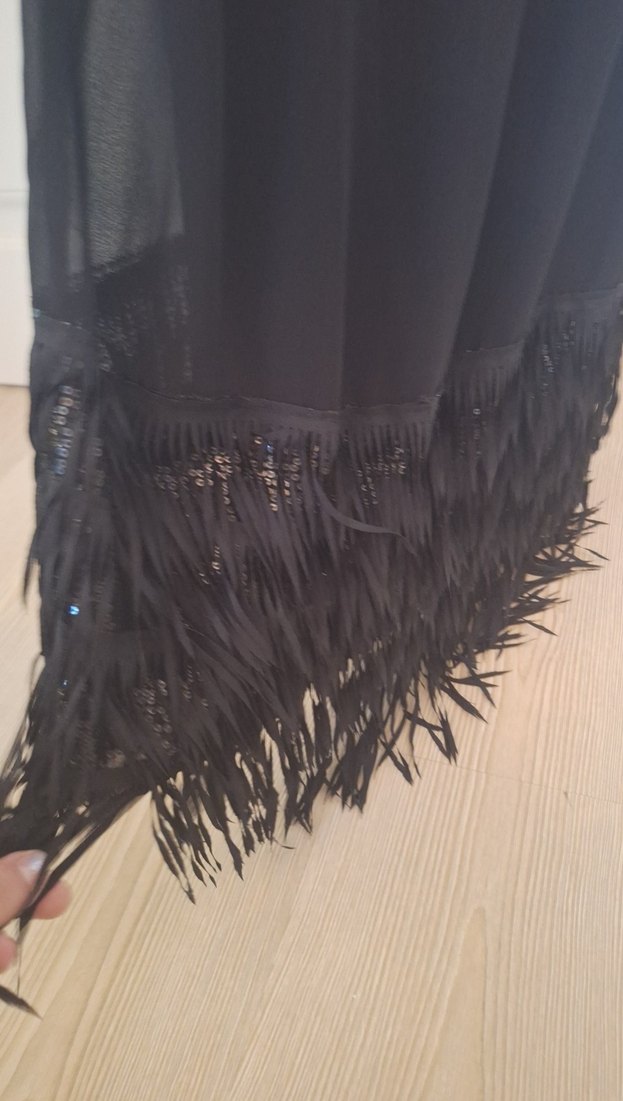 Püsküllü V Yaka Siyah Mini Elbise - Görsel 3