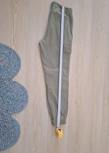 HM marka haki kargo pantolon - Görsel 3