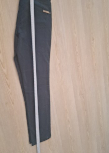 Koyu yeşil ince kot pantolon - Görsel 4