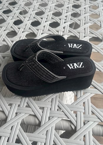 Zara Siyah Jean Terlik