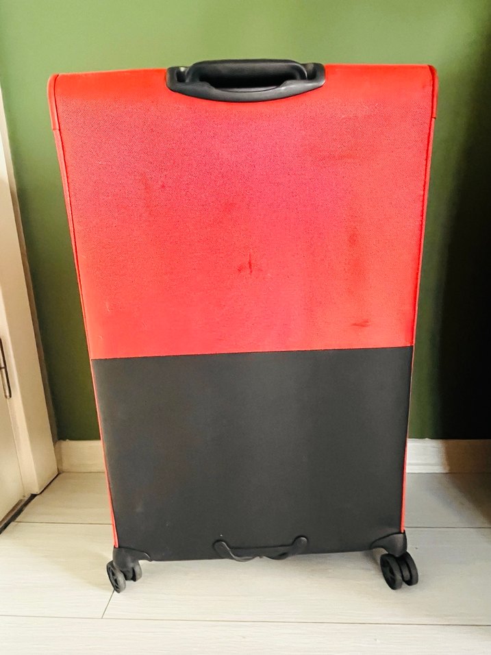 Kırmızı Fermuarlı Erkek Valiz - Görsel 3