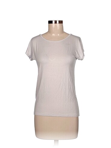 Diğer T-shirt %70 İndirimli.