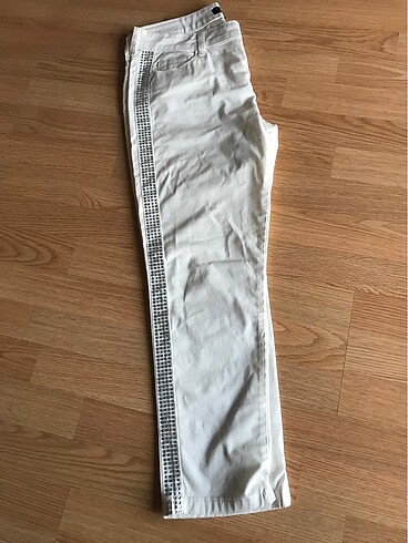 Beyaz şık pantolon
