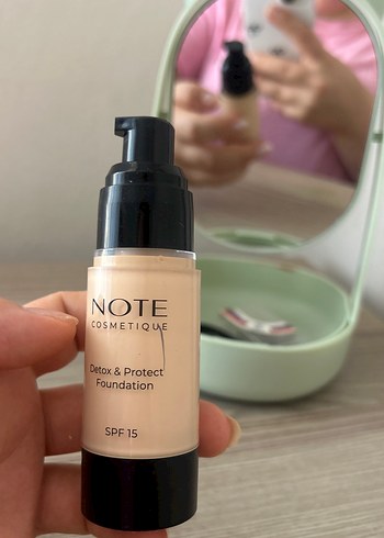 Note Note SPF15 Fondöten Beige
