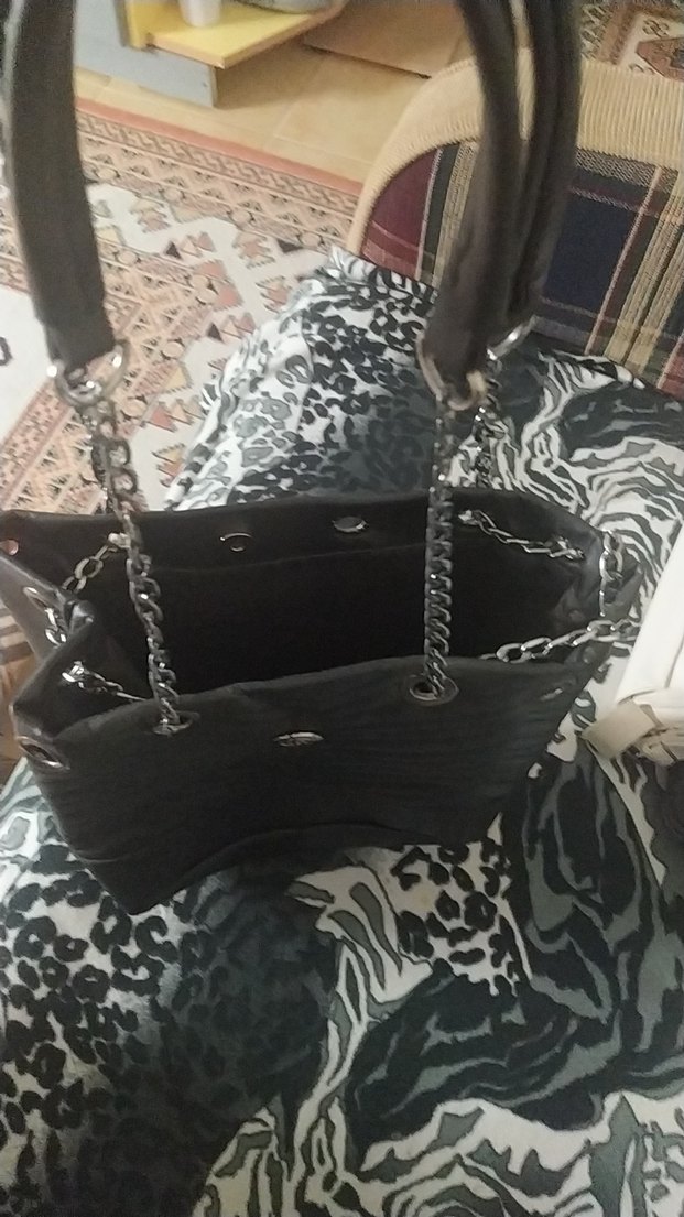 Zincir Detaylı Siyah Yılan Desenli Deri Çanta - Görsel 3