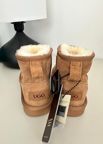 30 Beden camel Renk 30 numara orijinal çocuk UGG