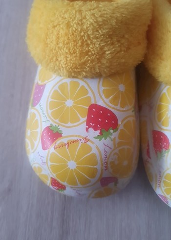 Sarı Desenli Kız Çocuk Terliği - Görsel 3