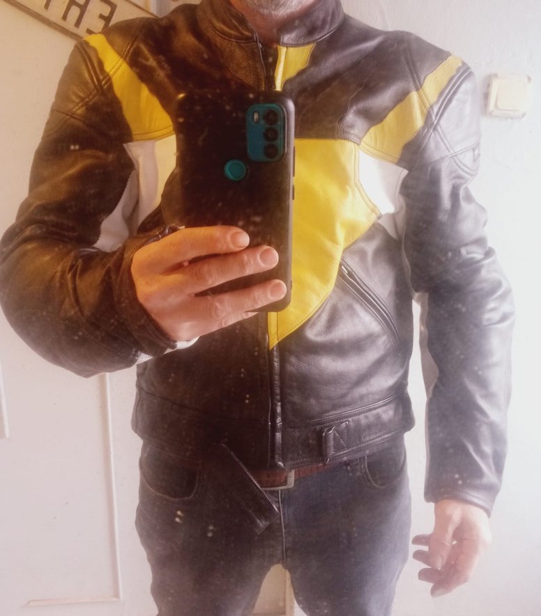 Sarı Detaylı Siyah Deri Biker Ceket - Görsel 2