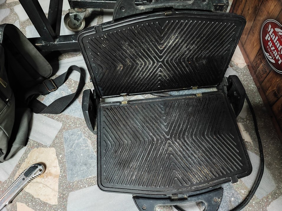 Essenso Siyah Tost Makinesi iade yoktur - Görsel 2