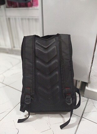  Okul ve sırt çantası