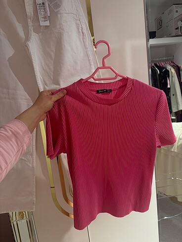 Pembe tshirt