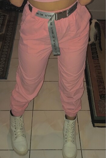 Pembe Pantolon