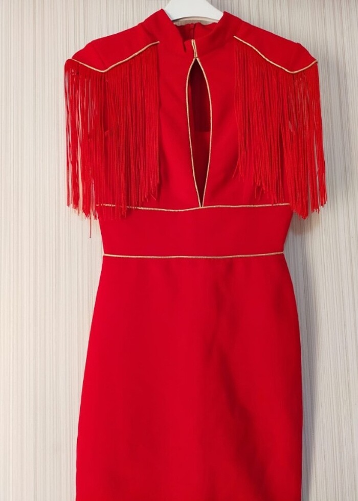 Dar kırmızı elbise - Görsel 3