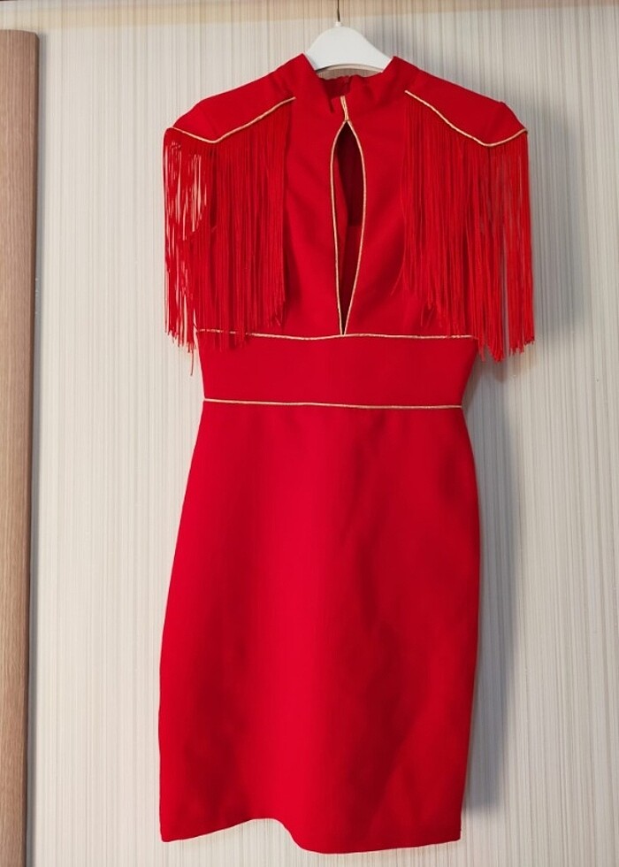 Dar kırmızı elbise - Görsel 2