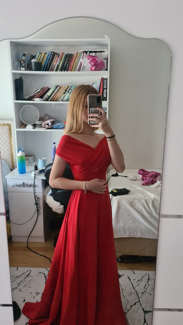 uzun kırmızı elbise - Görsel 3