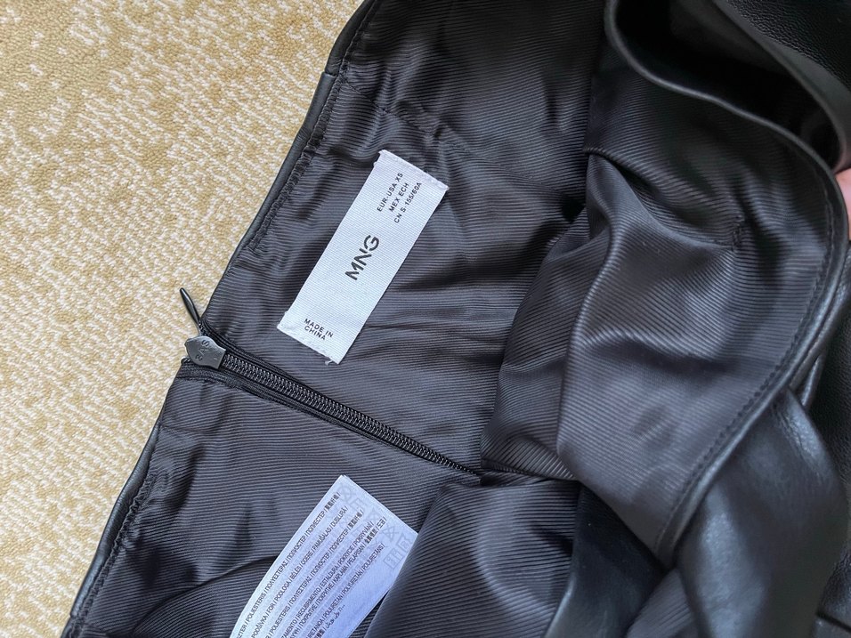 Mango yırtmaçlı Siyah Deri Etek - Görsel 3