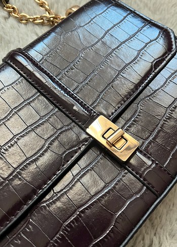 Zincir Detaylı bordo Yılan Desenli Deri Çanta - Görsel 2