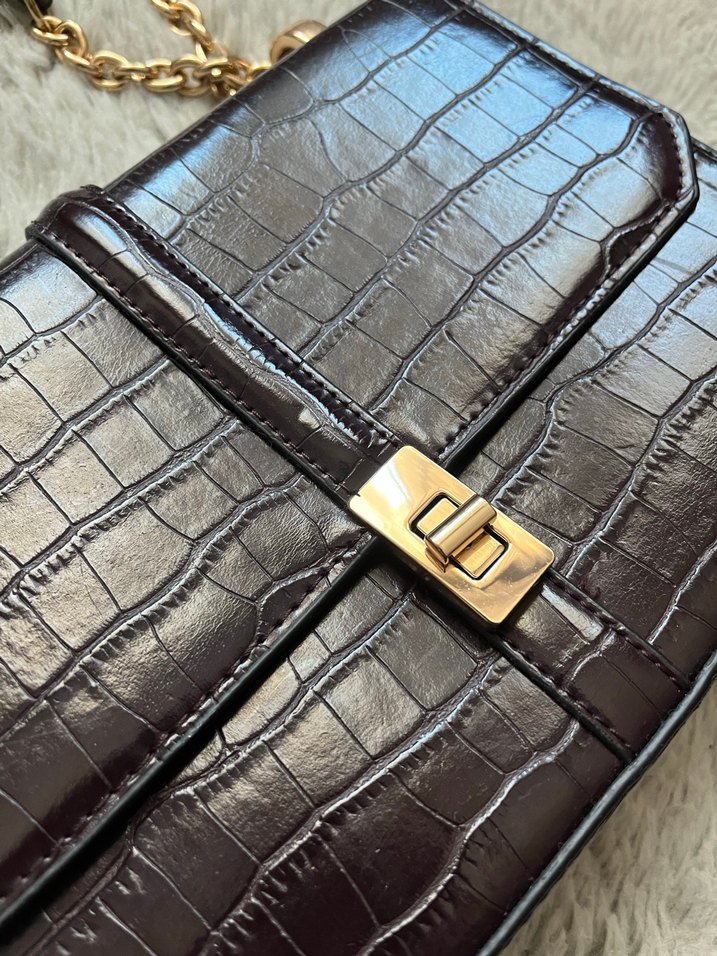 Zincir Detaylı bordo Yılan Desenli Deri Çanta - Görsel 2