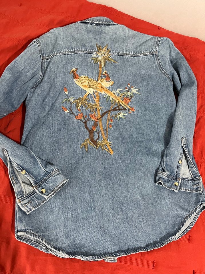 Nakışlı Düğmeli Mavi Denim Gömlek - Görsel 2