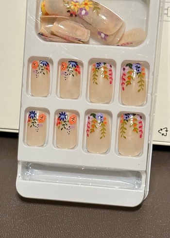 Düz veya Desenli Takma tırnaklar - Görsel 9