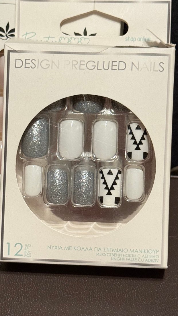 Düz veya Desenli Takma tırnaklar - Görsel 4