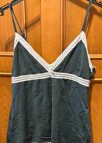 Dantel Detaylı Kırmızı V Yaka Kadın Atlet - Görsel 3