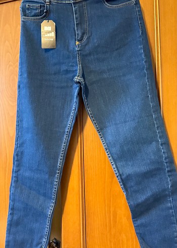 Kadın Beyaz Siyah Fermuarlı Sweatshirt - Görsel 5