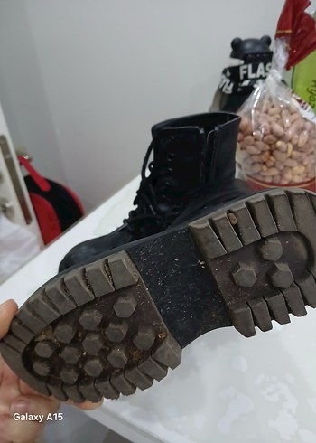 31 Beden siyah Renk zara orjinal Kemerli Siyah Rugan Stiletto Topuklu Bot