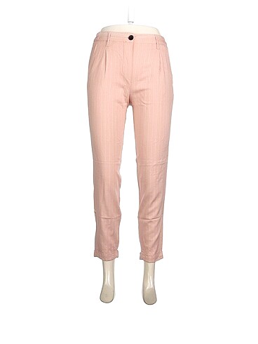 Bershka Kumaş Pantolon %70 İndirimli.
