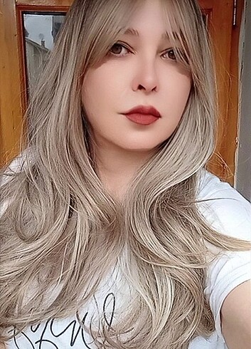 Beden Küllü Sarı Perçemli Peruk