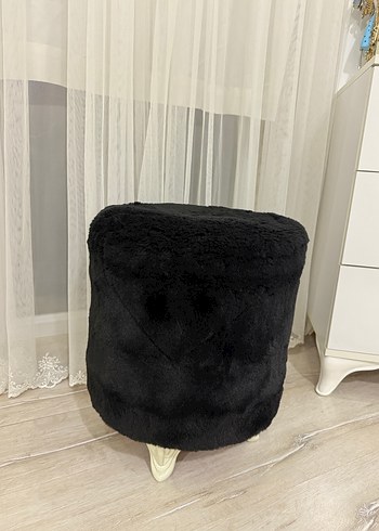 Siyah Kürklü Mini puf