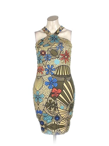 PreLoved Kısa Elbise %70 İndirimli.