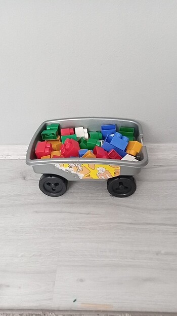 Beden Renk LEGO ve ? arabası