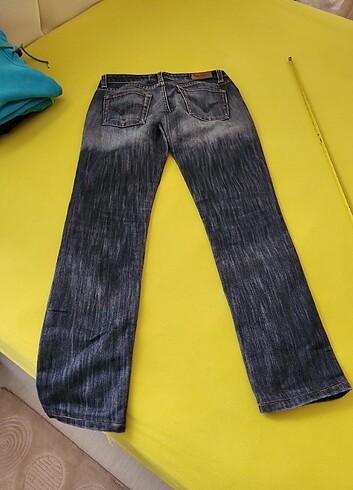 Levis Levis 567