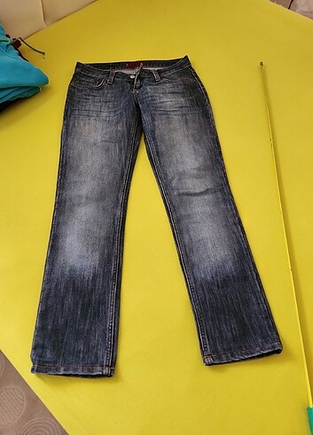 m Beden Levis 567