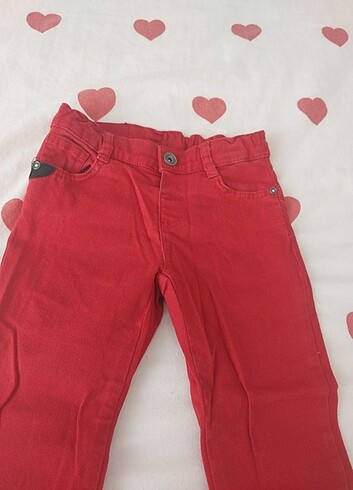 4 Yaş Beden LC Waikiki kırmızı pantolon