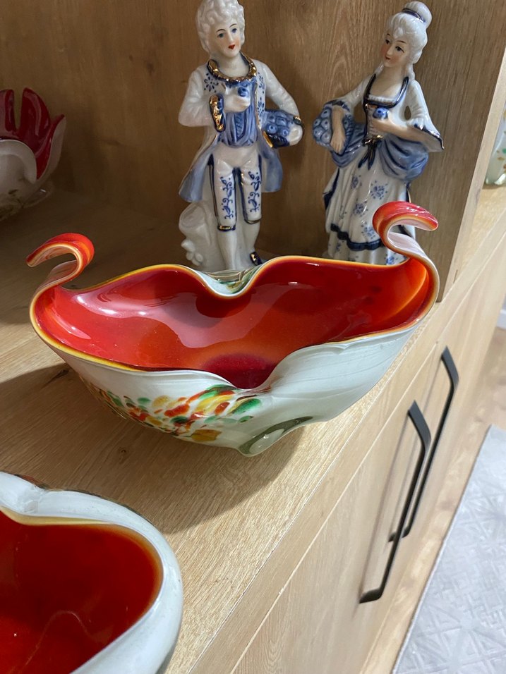 Kırmızı İç Yüzeyli Dekoratif Kuğu Figürlü Kase - Görsel 2