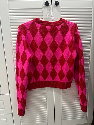 Pembe kırmızı kazak