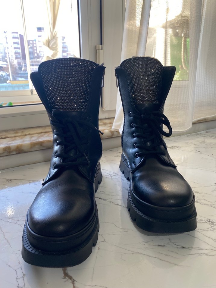 Siyah Deri Platform Topuklu Gotik Bot - Görsel 4