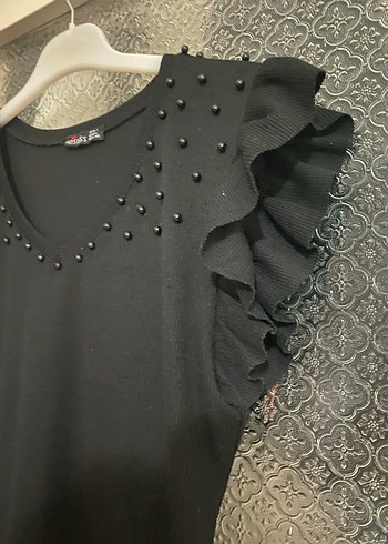 l Beden Siyah Kısa Kollu Fırfırlı Gotik Bluz